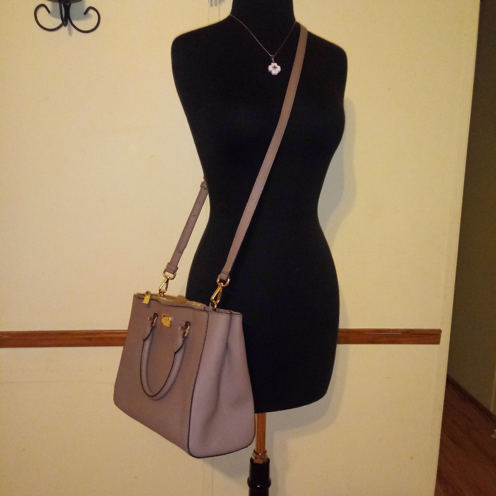 Michael kors crossbody purse